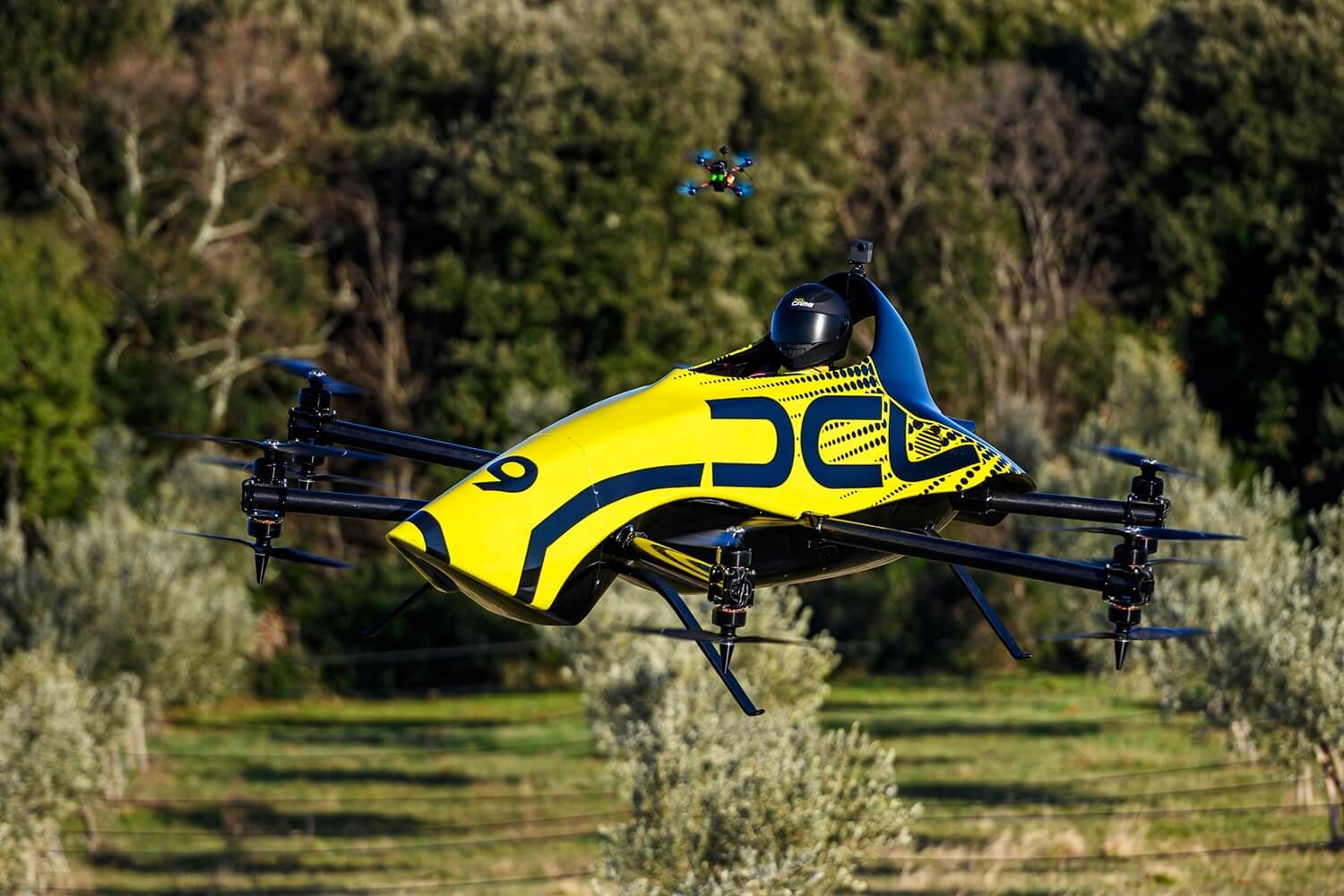 Droni Aerobatik