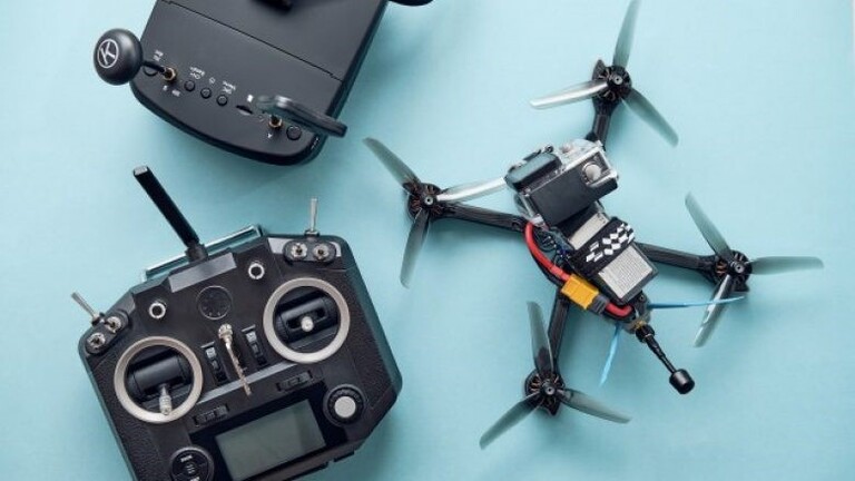 Inteligjenca artificiale, droni autonom fiton garën ndaj dy pilotëve