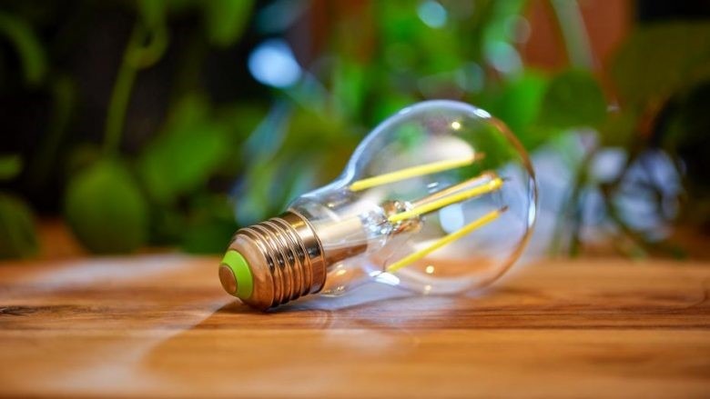 Thuhet se llambat e reja LED Philips zgjasin gati 50 vjet
